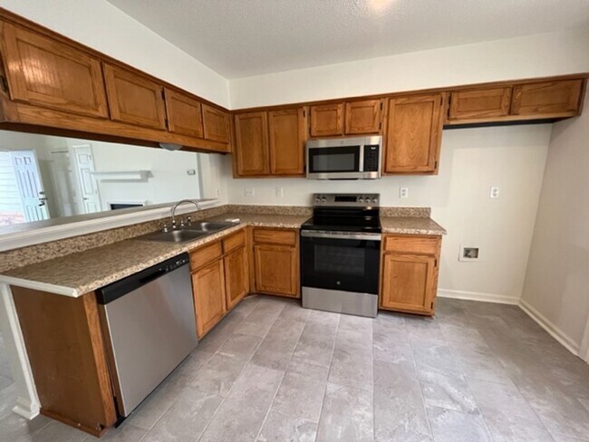 Building Photo - Renovated 3 Bedroom 2 Bath Home for Rent f...