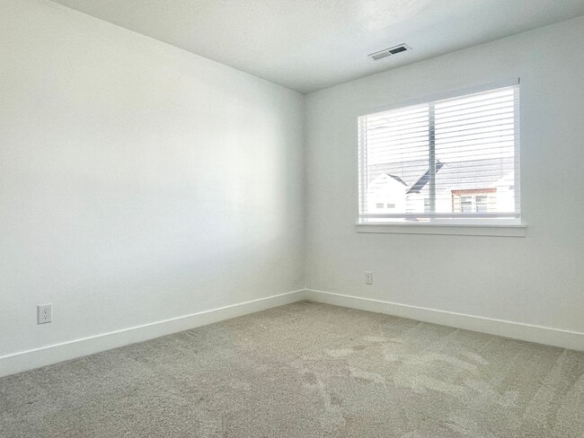 Building Photo - Beautiful Poolside Townhome at The Exchange!