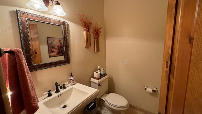 Building Photo - Long or Short Term Furnished Rental. Pool ...