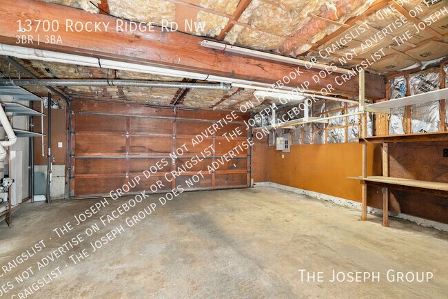 Building Photo - 13700 Rocky Ridge Rd NW