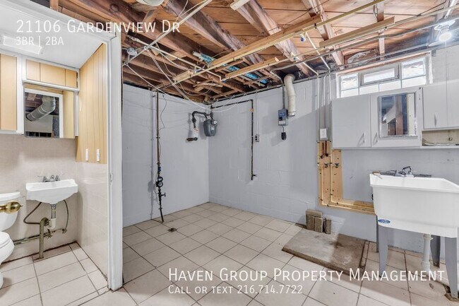 Building Photo - 21106 Gardenview Dr