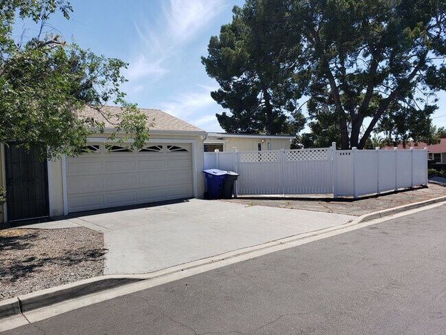 Building Photo - Studio Cottage w/ large storage shed!