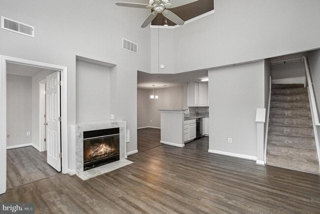 Building Photo - 1060 Gardenview Loop