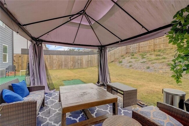 Building Photo - 7246 Gladstone Cir
