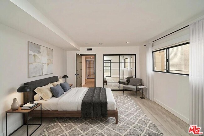 Building Photo - 145 S Maple Dr