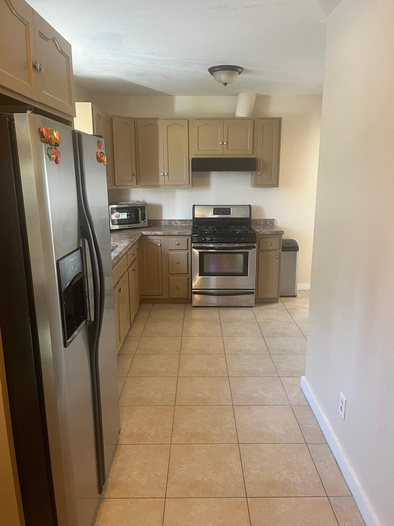 Building Photo - 2500 S Bronson Ave