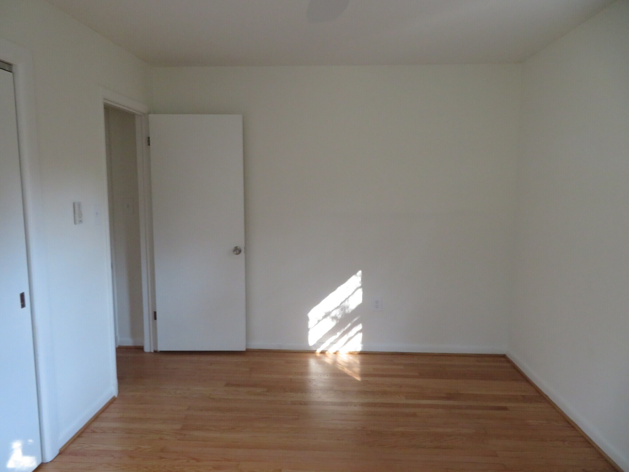 Building Photo - 26 Lakeside Dr