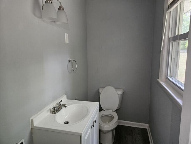 Building Photo - 6607 Amanda Cir