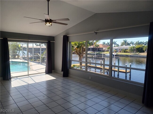 Building Photo - 4416 SW 24th Ave