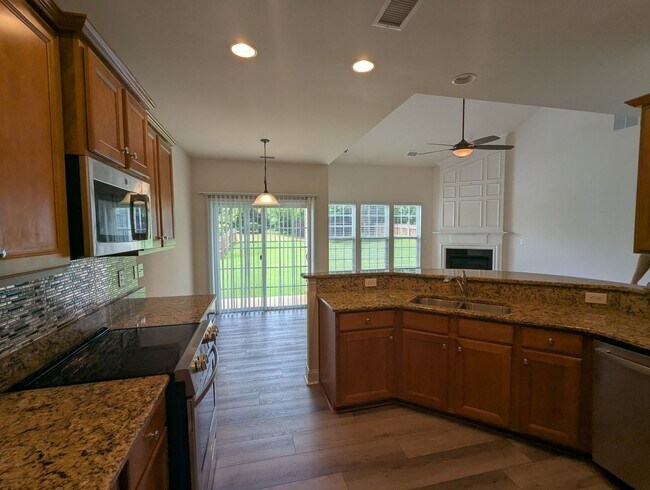 Building Photo - 10787 Edgepine Ln NW