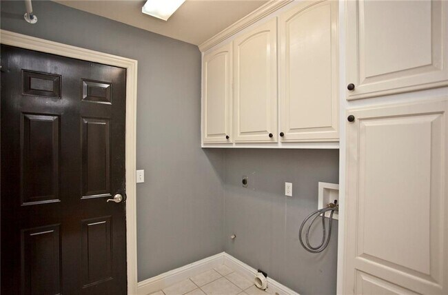 Building Photo - 5304 S 44th St