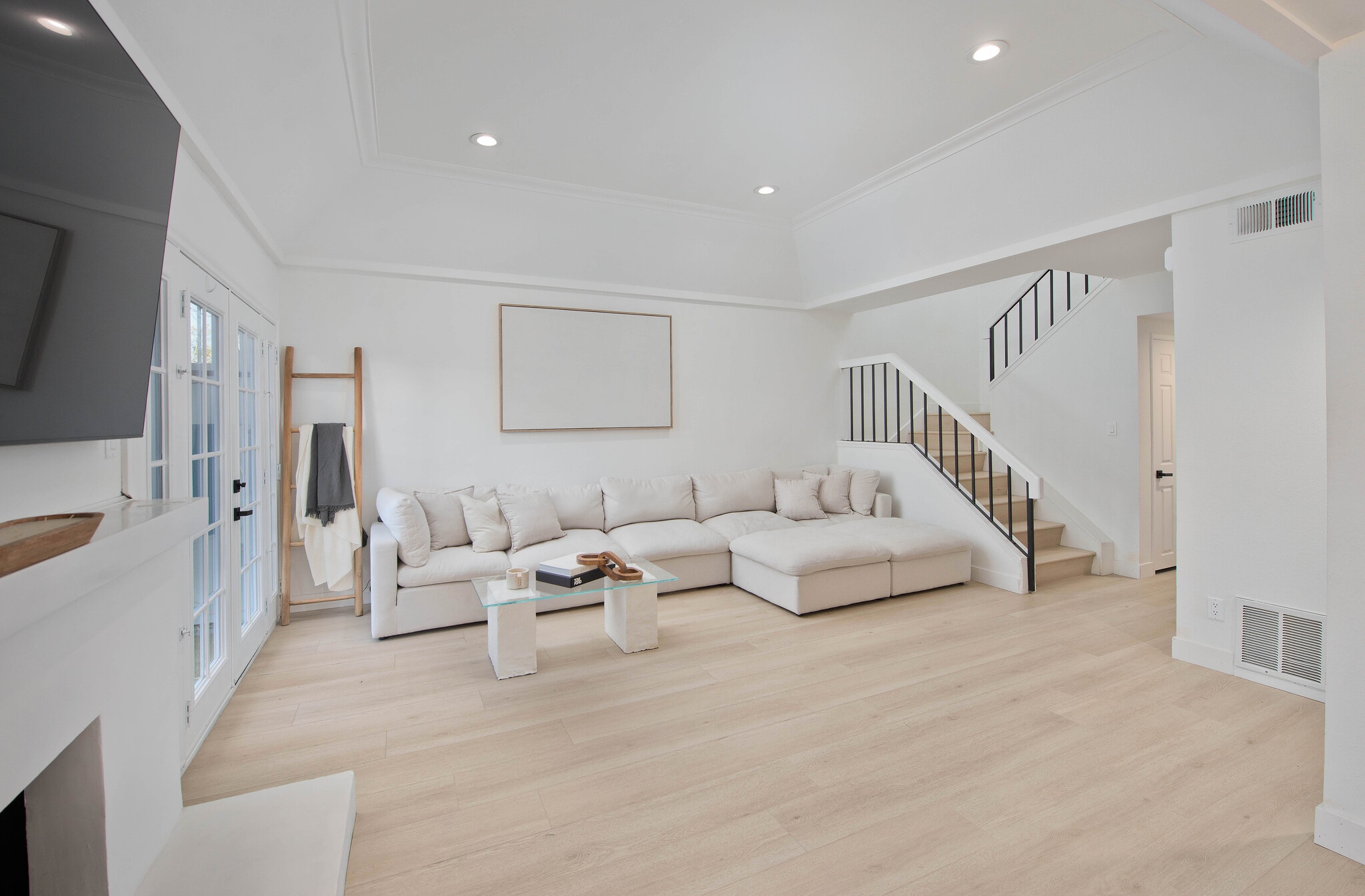 Building Photo - 20645 Roscoe Blvd