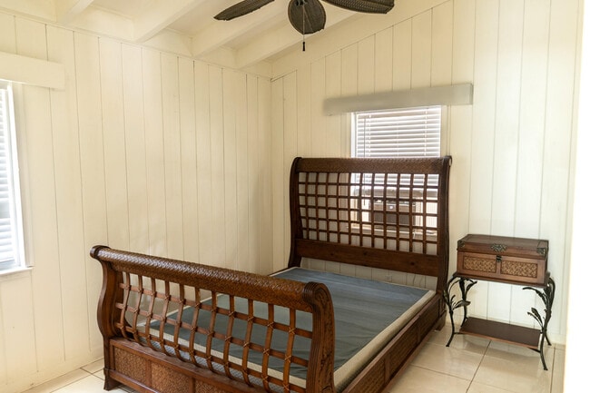 Building Photo - 205 Coral Rd