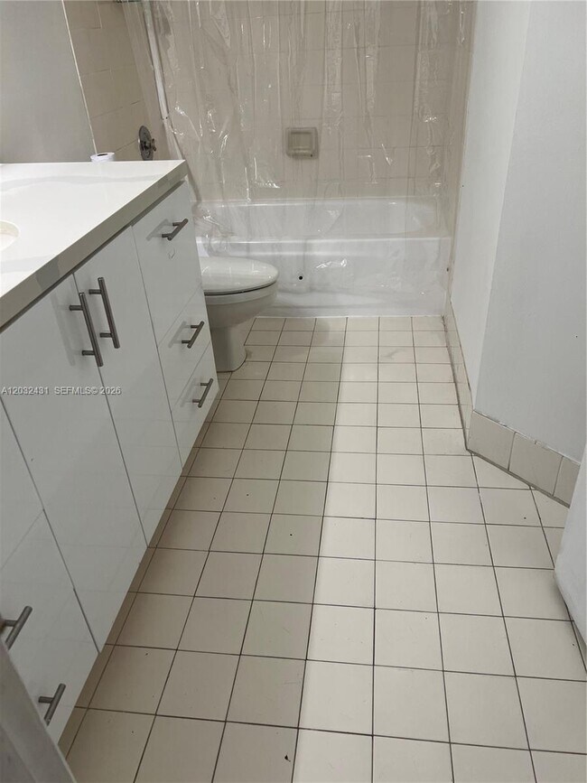 Building Photo - 715 SW 148th Ave