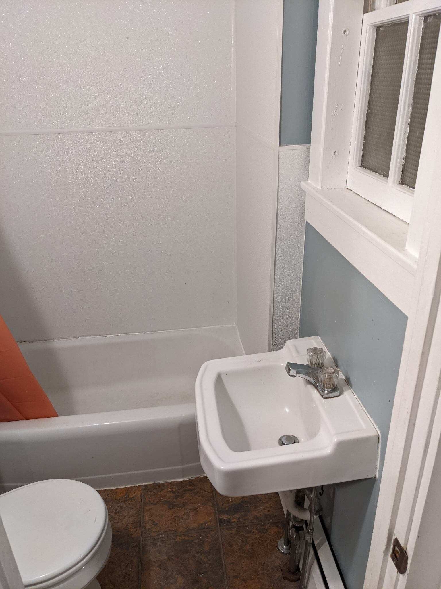 Bathroom - 21 Charles St