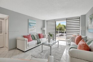 Building Photo - 3675 N Country Club Dr