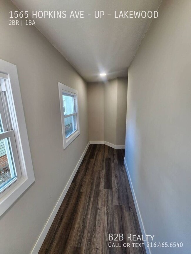 Building Photo - 1565 Hopkins Ave