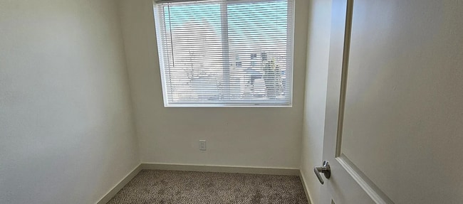 Building Photo - Beautiful New Construction Duplex