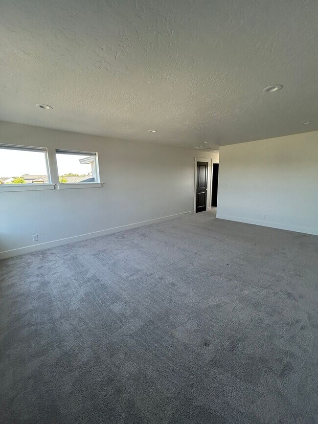 Building Photo - Riverstone: 3 Bedroom 3 Bath, Patio Home, ...