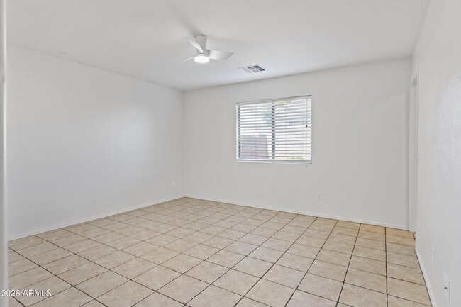 Building Photo - 10054 E Crescent Ave