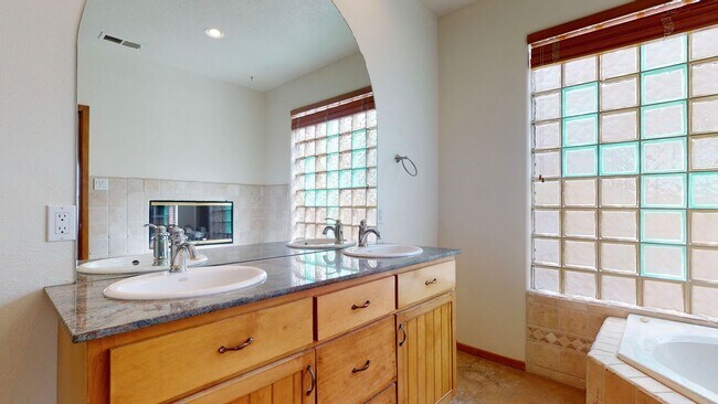Building Photo - BEAUTIFULL 3 Bedroom  2 Bath IN THE FOOTHILLS
