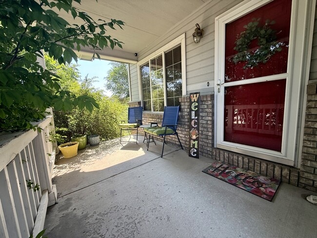 Building Photo - 1724 Canary Pl