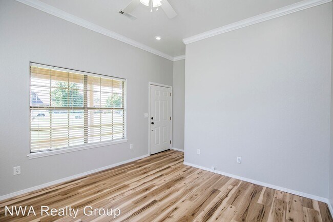 Building Photo - 2 br, 2 bath House - 3906 SW Gibson