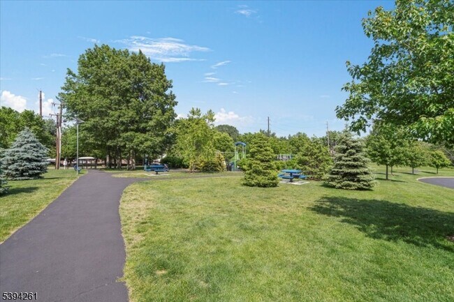 Building Photo - 535 Coventry Dr