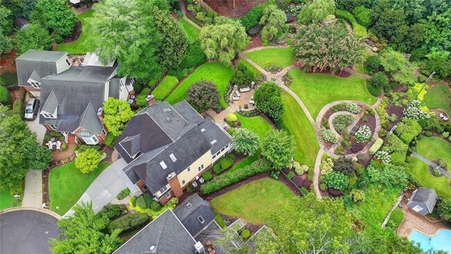 Building Photo - 2611 Briers N Dr