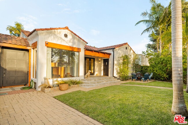 Building Photo - 826 N Kilkea Dr