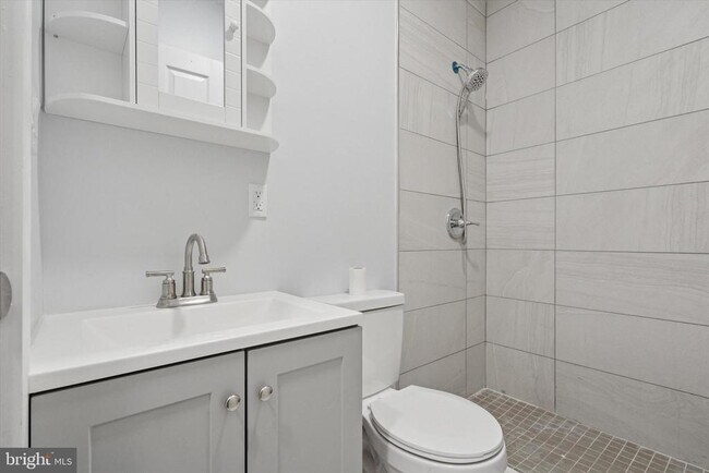 Building Photo - 251 S 44th St