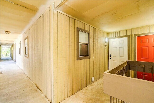 Building Photo - 1411 Norwalk Ln