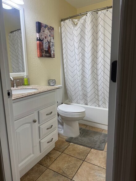 Building Photo - 3214 Acapulco Dr