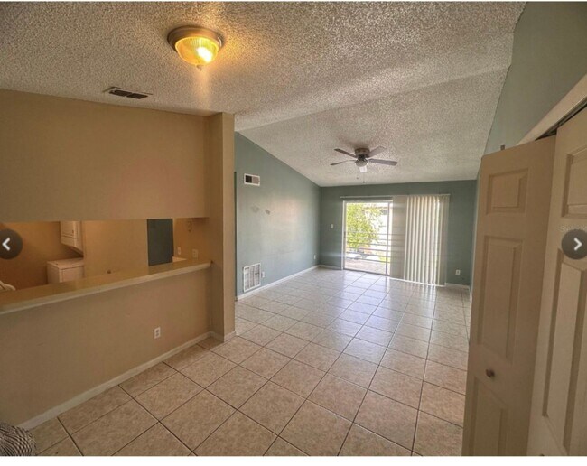 Building Photo - 5213 Via Hacienda Cir