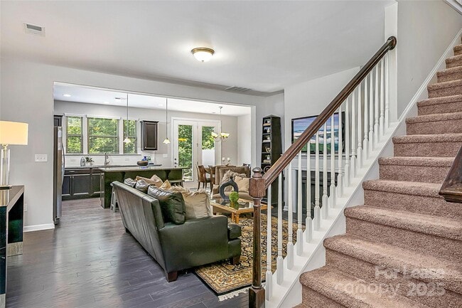 Building Photo - 9449 Glenburn Ln
