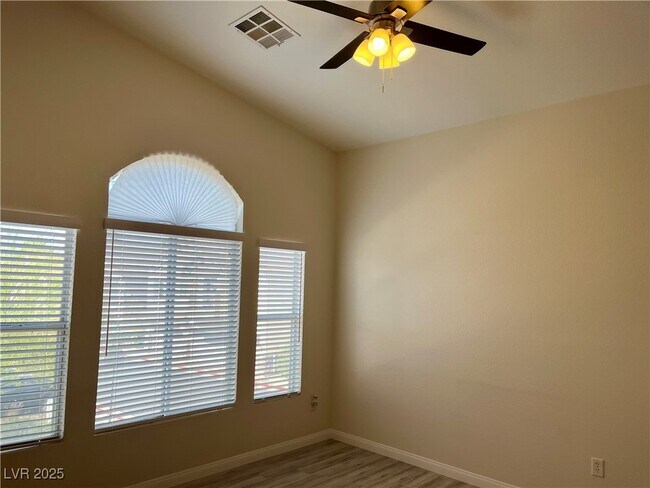 Building Photo - 1285 Large Cap Dr