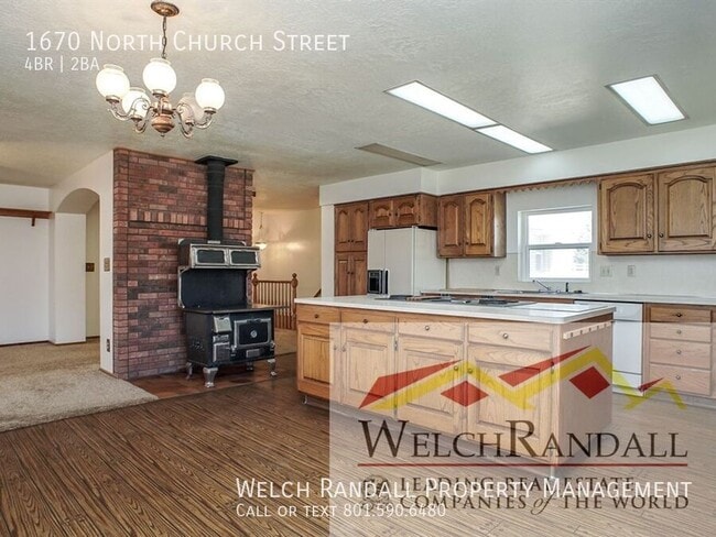 Building Photo - 1670 Church St