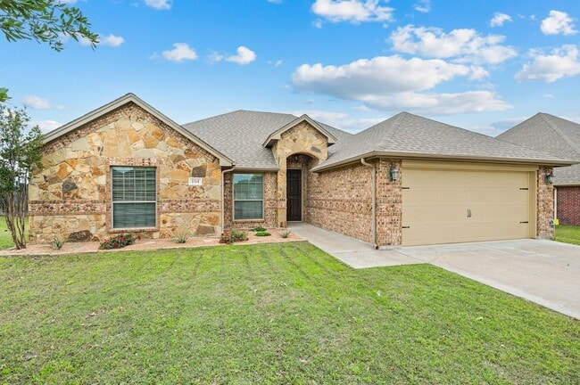 Building Photo - 104 Cold Track Dr