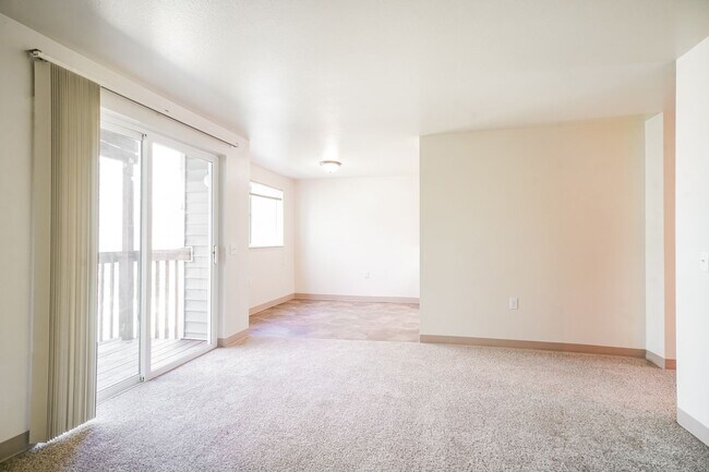 Building Photo - Live by the Lake-- Quiet Corvallis Living - REDUCED RENT!