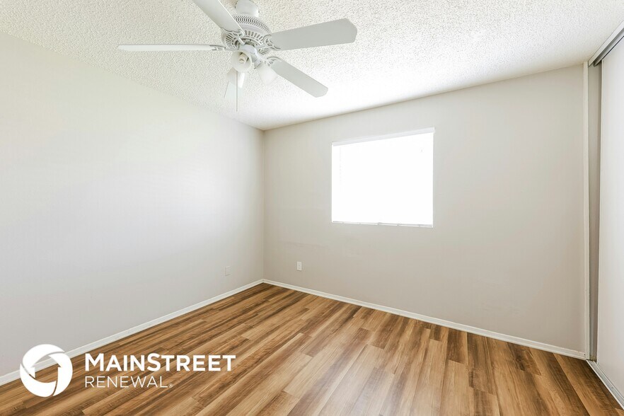 Building Photo - 3807 W Solar Dr