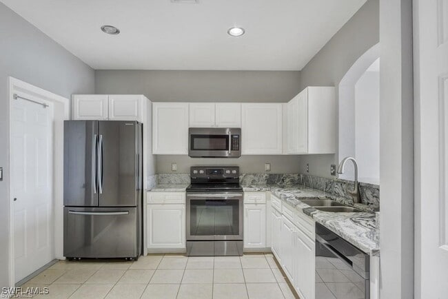 Building Photo - 10030 Salina St