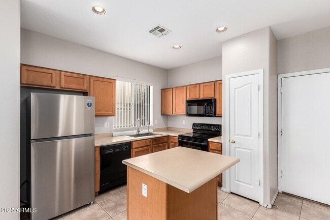 Building Photo - 7503 S 14th St