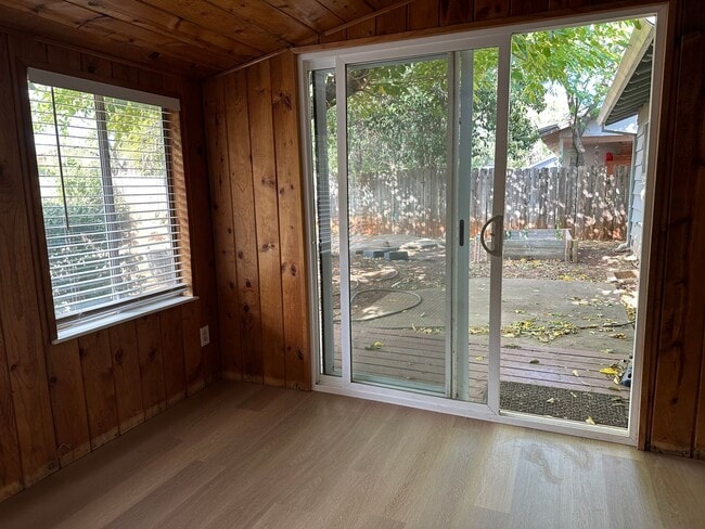 Building Photo - Your Next Chapter Starts Here - Convenient Redding Location!