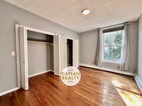 Building Photo - 46 Warren St