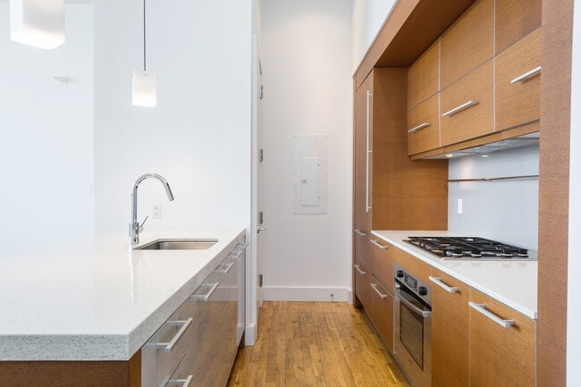 Building Photo - 360 Furman St