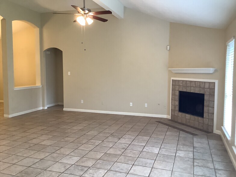 Building Photo - 1423 Hunter Green Ln