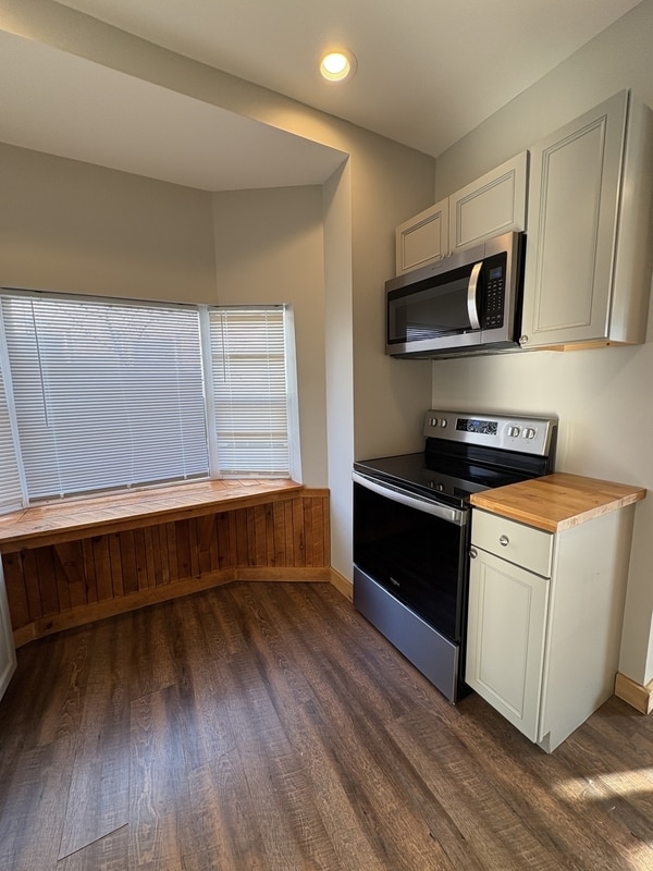 Building Photo - 3 102nd St