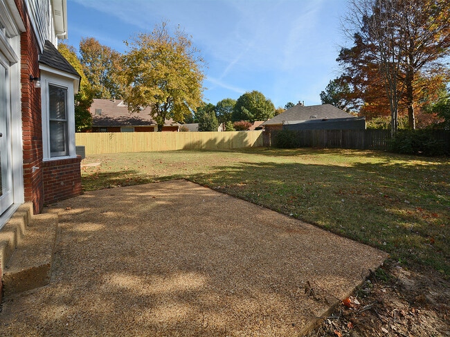 Building Photo - 4 bed, 2.5 bath in Cordova over 2600 sq feet