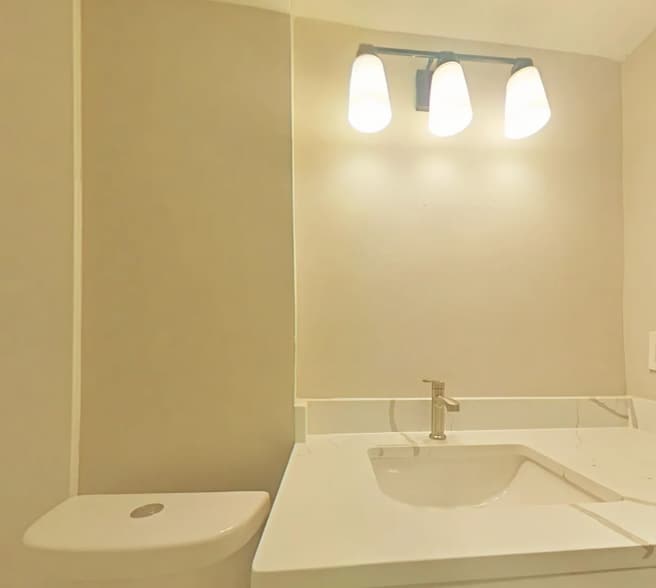 Building Photo - 249 Laurel Ave SW