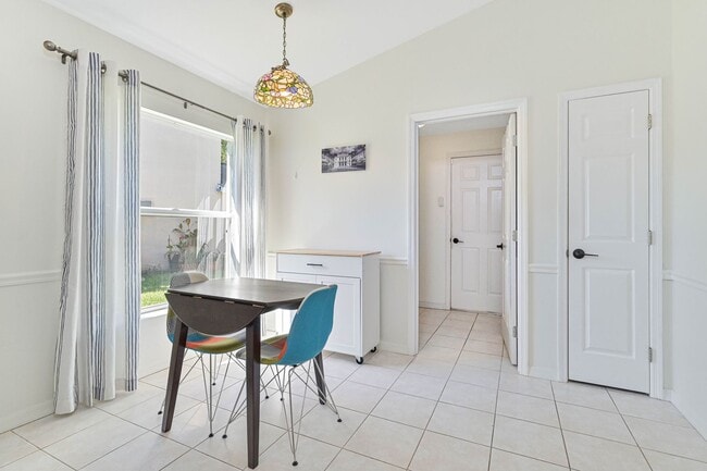 Building Photo - AVAILABLE May 1 - Single Family Pool Home in the Heart of Three Oaks